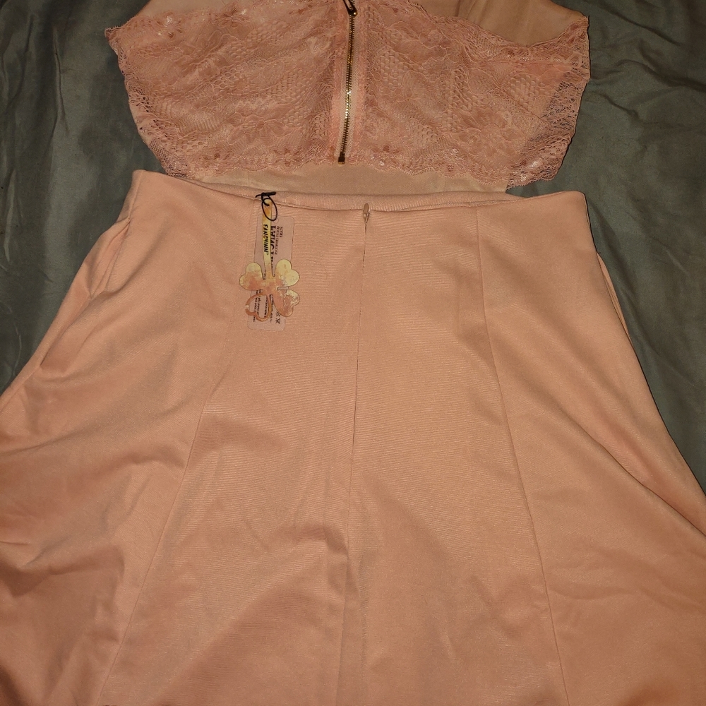 Dress - Picture 2 of 5